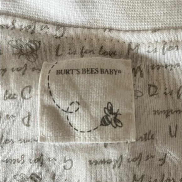 Burt's Bees Baby Gray Script Footie Pajamas Preloved - Picture 4 of 5